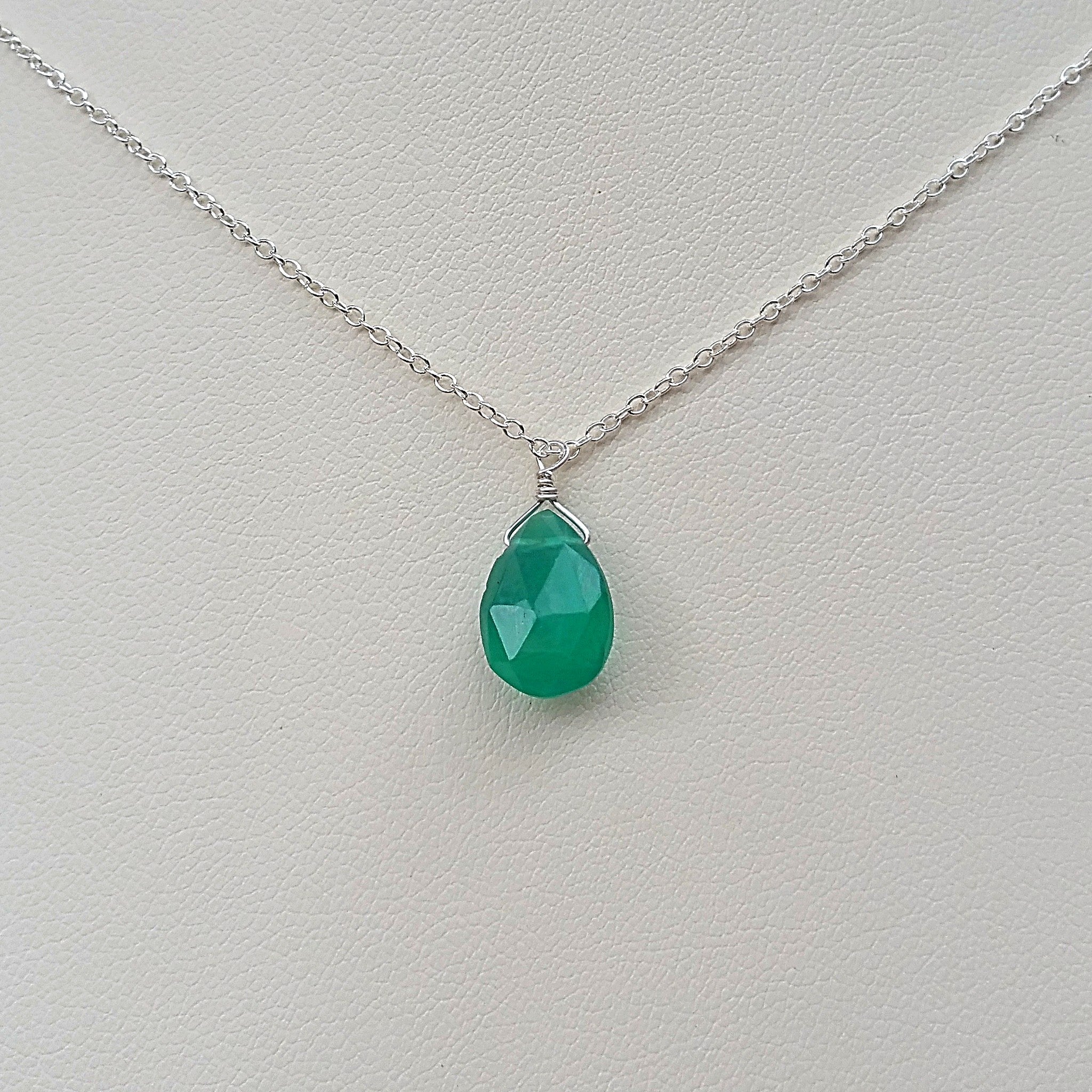 Green chalcedony necklace discount